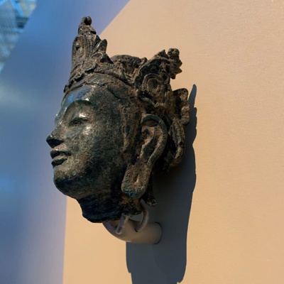 Japanese Avalokiteśvara head with crown, <a href="https://adlib.uea.ac.uk/Details/collect/2304"target="_blank">The Sainsbury Centre, SCVA 1193</a>; 7th-8th century; Japan; EXH31: SCVA 1193