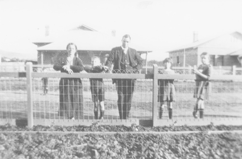 Fred Hay and family at Corunna Ave., Colonel Light Gardens.; 1927 ca