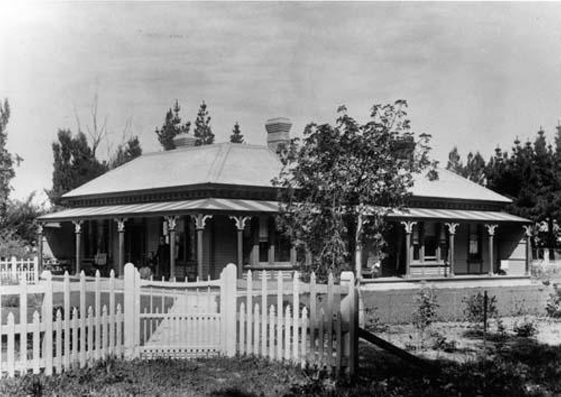 H42 'Pinegrove' early 1905 Robert! James Johnston home Museum No 3680