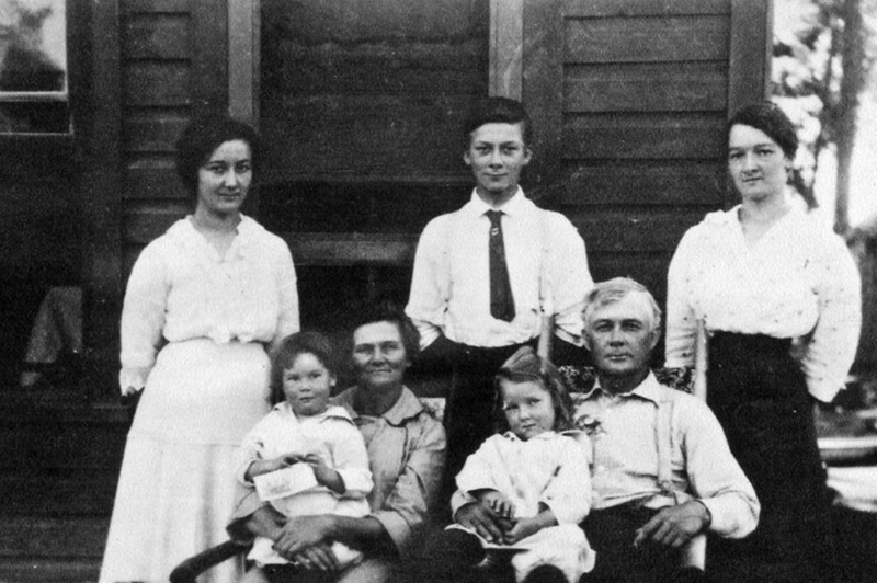 Casteel Family; c 1880s -1920s | eHive