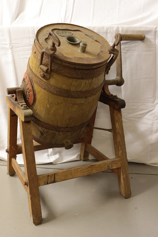 Butter Churn; W Wade & Sons; GM91046 eHive