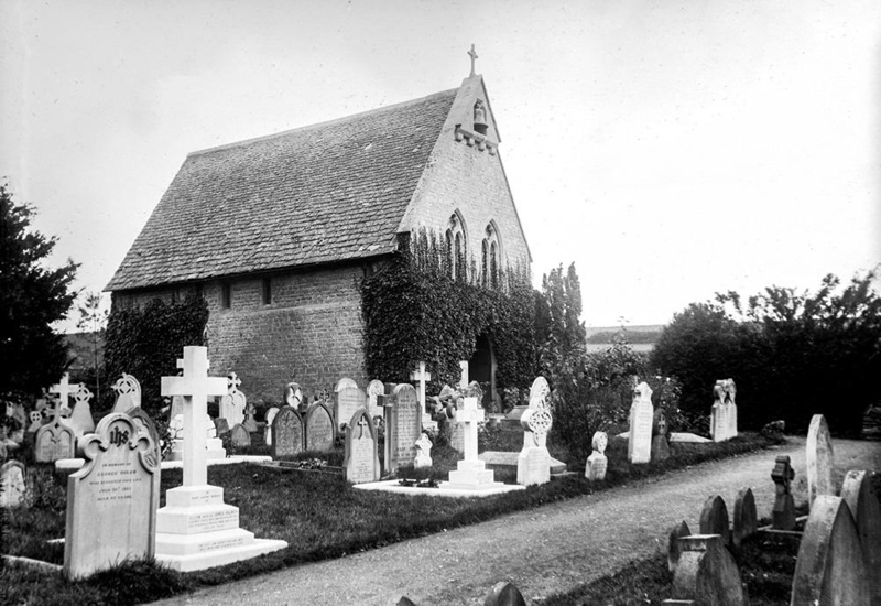 Chapel, Chain Hill Cemetery, Wantage circa 1900. ; Tom Reveley; WANVD