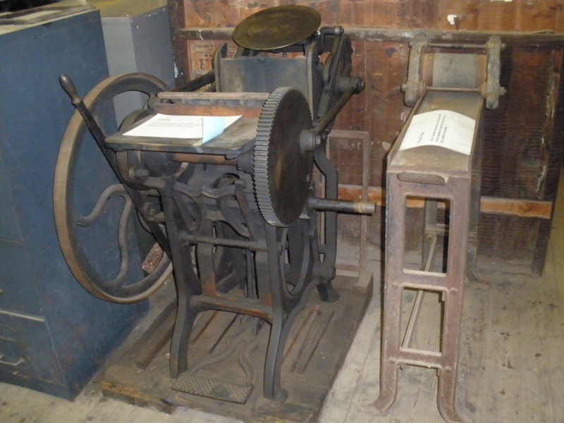 chandler-and-price-platen-press-a-heavy-iron-self-inking-printing