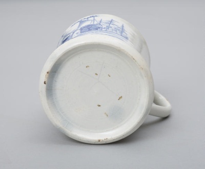 ‘Emigrants to Australia’, Pearlware child’s mug; Davenport Factory; c1830