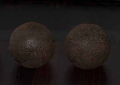 Cannonballs from the wreck of HMS PORPOISE; c1803; SF001027