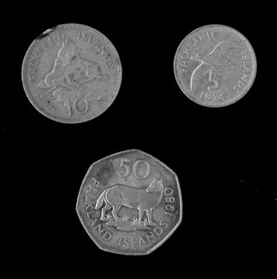 1x10p, 1x50p, 1x5p Falklands currency 1974, 1980 ; 79686