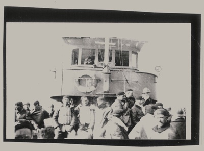 Photograph - H.M. trawler "Gava" - at Dunkirk; 33090