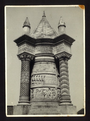Photograph - memorial to the fallen in World War 1 - location of memorial unknown; 1/01/1914; 2109 Photograph - memorial to the fallen in World War 1 - location of memorial unknown; 1/01/1914; 2109