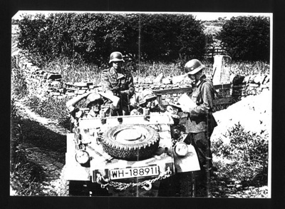 Photocopied articles & photographs (5) -German army - Home Guard - P.O.W. camps - air raids; 5677