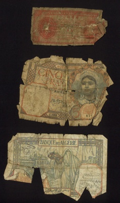 Bank notes (3) - "Banque de L'Algerie" cinq francs (2) - plus - "Government of Hong Kong" 10 cents (1); 11/09/1941; 2684 Bank notes (3) - "Banque de L'Algerie" cinq francs (2) - plus - "Government of Hong Kong" 10 cents (1); 11/09/1941; 2684