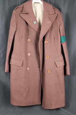 W.L.A. greatcoat (brown) - with W.L.A. arm band & W.L.A. metal badge - Women's Land Army - 1945; 1/01/1945; 23904