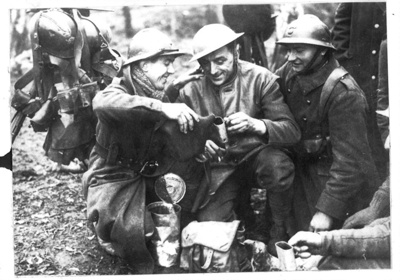 Photograph - BEF and French troops toast in the new year - 01/01/1940; 1/01/1940; 8964 Photograph - BEF and French troops toast in the new year - 01/01/1940; 1/01/1940; 8964