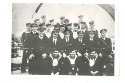 Photograph - crew of R.N.P.S. minesweeper "Mms 1006" - Portsmouth 1943-1944 - (mr Reed back row left); 35714 Photograph - crew of R.N.P.S. minesweeper "Mms 1006" - Portsmouth 1943-1944 - (mr Reed back row left); 35714