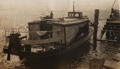 "Diggers" - Oyster Industry Fishing Vessel; Laman, William and Norman; TMA2021.00112.3.1
