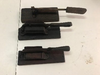 Tobacco Clutter - Plug; Unknown; TMA2021.00025.3.3