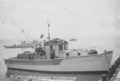 Photograph, "Que Sera"
; McLeay, Ted and Keith; 1956; TMA2021.00172.2