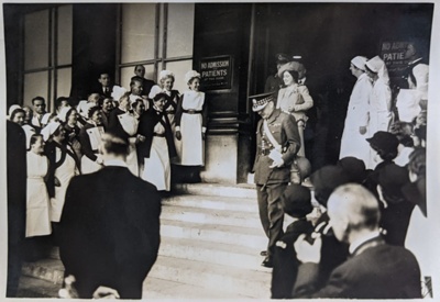 HRH King George VI and Queen Elizabeth visiting St Thomas' Hospital during WWII; 1940; 1020