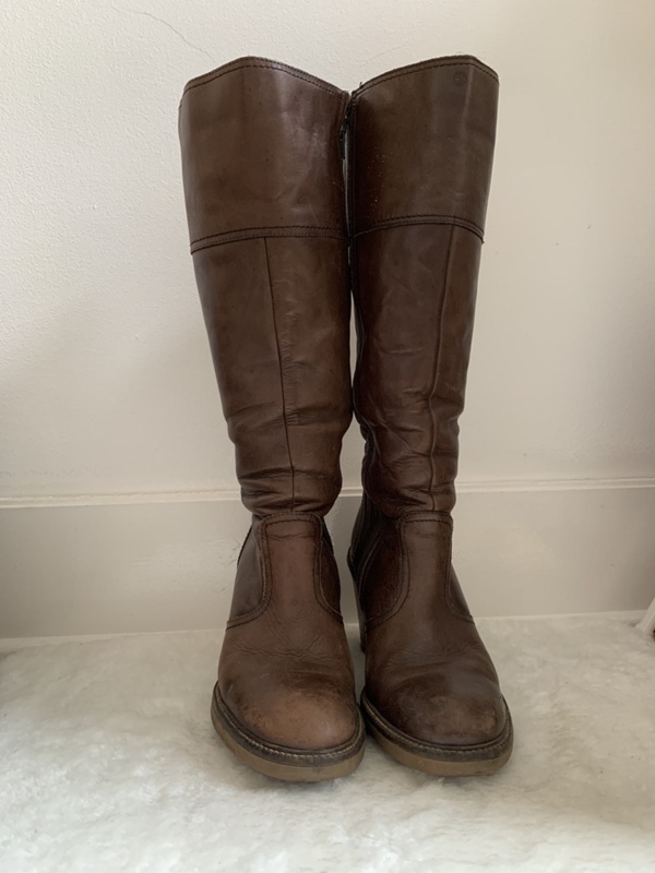 Boots; Unknown; 2021.05 eHive