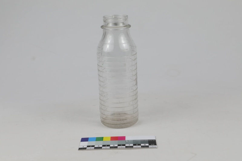 Baby bottle, Eveready; Seamless Eveready; c.1952; MV982417B eHive