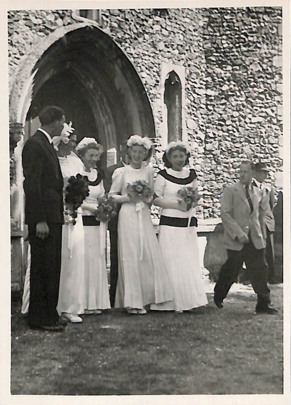 SMKLHG327 Folder, Photo: Wedding photo outside of St Peter's and St ...