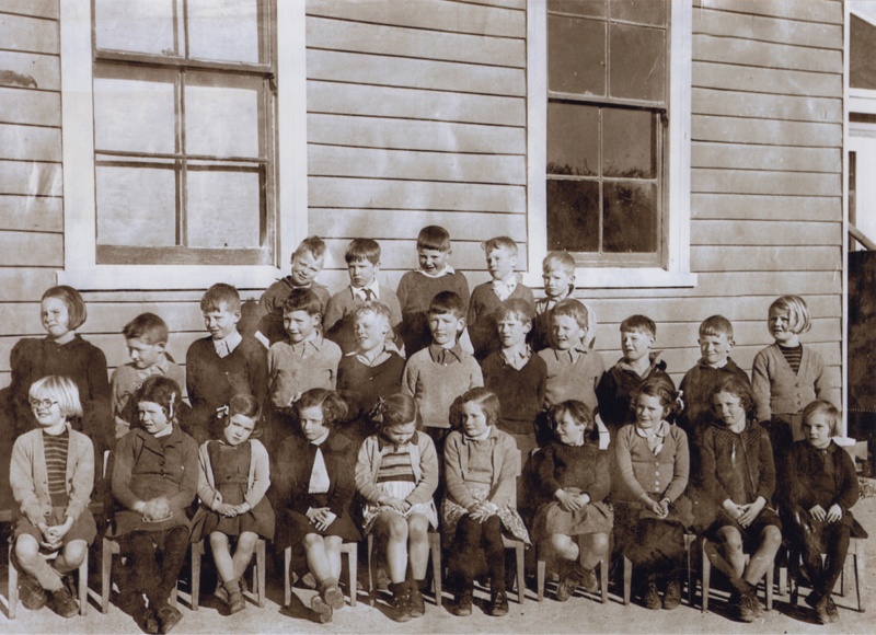 Orepuki or Aropaki - Town & District Schools, Class Photos from 1947-1952