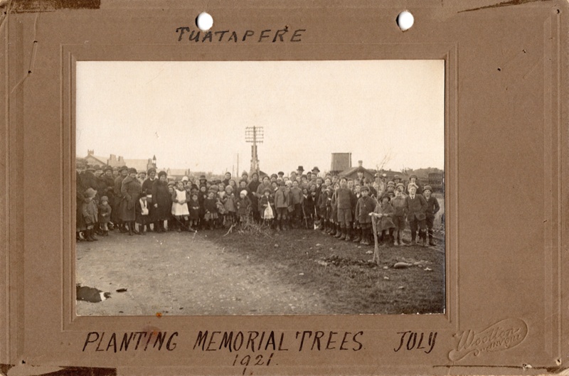 Tūātapere history - War Memorials & Anzac Events, Memorial Tree Planting