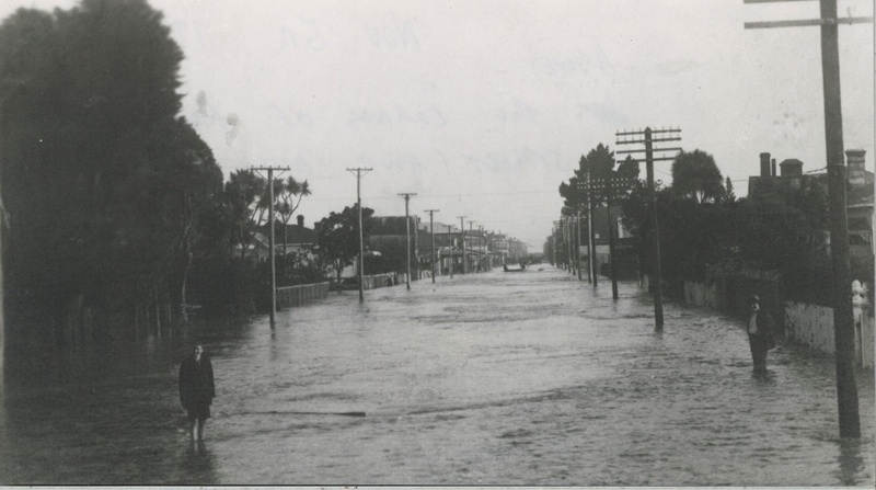 1926 big flood, top of Palmerston St; KWC-I-2348 | eHive