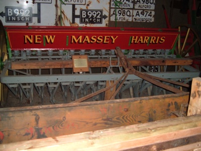 Drilling machine; New Massey Harris; 1901 - 1928; AFDHM03828 Drilling machine; New Massey Harris; 1901 - 1928; AFDHM03828