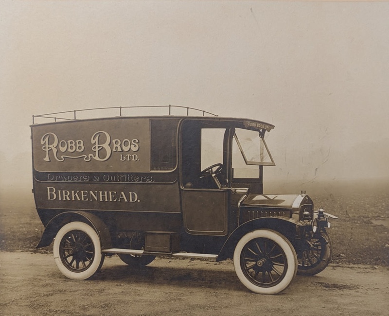 Robb Brothers Van; Morris, R M; BIKGM.6407