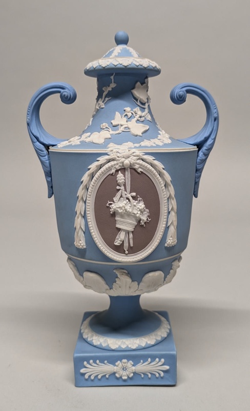 Urn and Cover; Wedgwood (active 1759-present); BIKGM.366