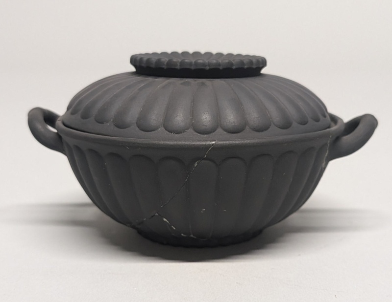 Sugar Bowl and Cover; Wedgwood (active 1759-present); BIKGM.3299b