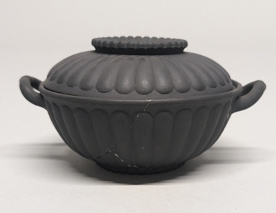 Sugar Bowl and Cover; Wedgwood (active 1759-present); BIKGM.3299b