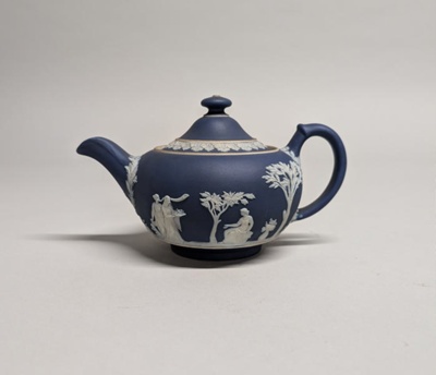 Teapot and Cover; Wedgwood (active 1759-present); BIKGM.3198a