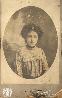 Photograph Portrait of Woman ; Saronies; BIKGM.5820