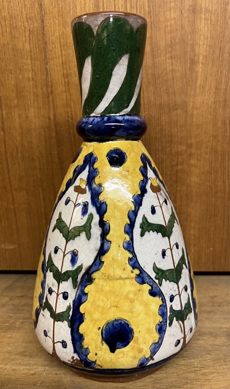 vase; BIKGM.237f