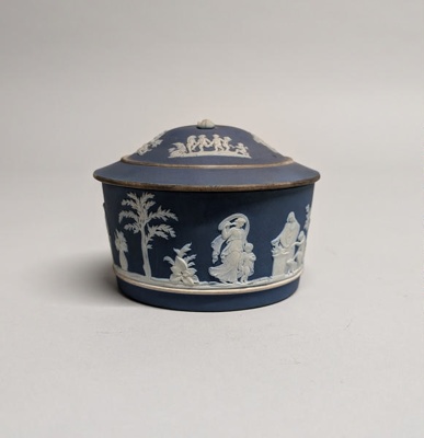 Butter Dish and Cover; Wedgwood (active 1759-present); BIKGM.3198c