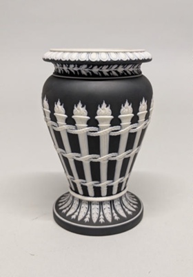 Vase; Wedgwood (active 1759-present); BIKGM.421