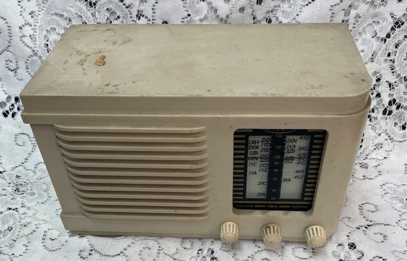 'Clipper' Radio; 1950; 2023.0879 on NZ Museums