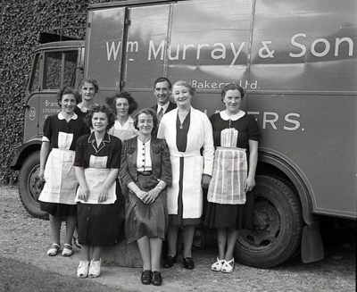 fht.2026.95  murrays bakery staff at no 95 high street pictured in the mid 1950s. in 1992 the shop was taken over by smith's jewellery.