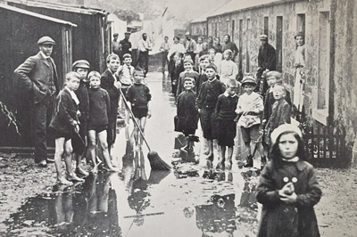 fht.2026.157  tolbooth st, bains close c1910 - 'a glimpse of forres' book image