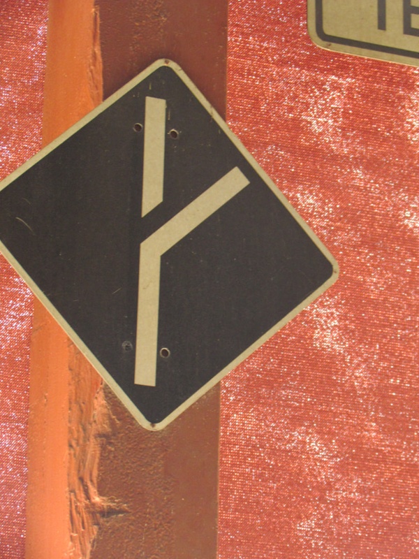Sign Railway Traffic "Direction of Travel Right Hand Trailable Facing