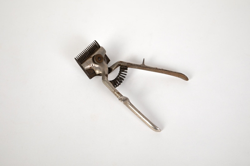 Manual Hair Clippers; MM.2023.7 eHive