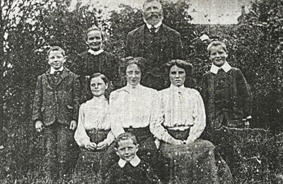 Copy of photograph, McConachie family, Broomknowes; c.1913; CT.2022.13.08
