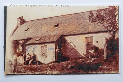 Photograph, cottage at Tomnavoun, Cabrach; 1920s; CT.2022.02.04