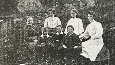 Copy of photograph, McConachie family at Broomknowes.; 1910s; CT.2022.13.07