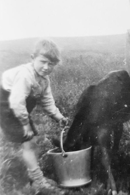 Photograph, Grouse inn; 1940s; CT.2024.02.19