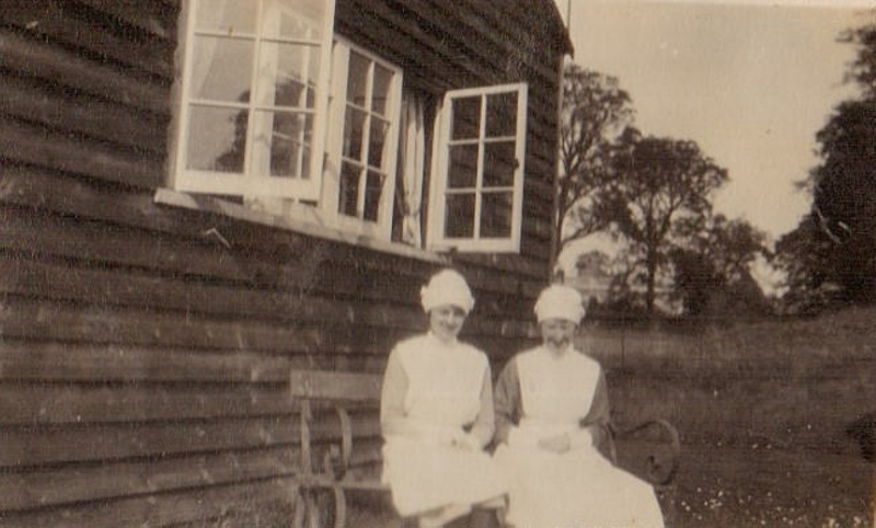 Kchl KCHL 1920s Nurses on Bench; 1920s; 13124 | eHive