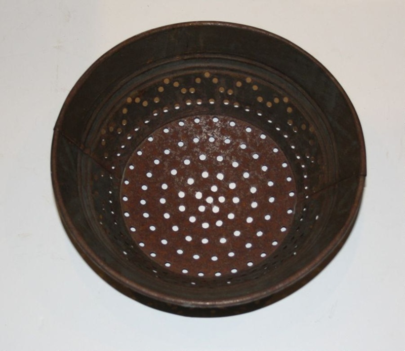 Rusty Colander Colander, strainer; CM.D041d | eHive