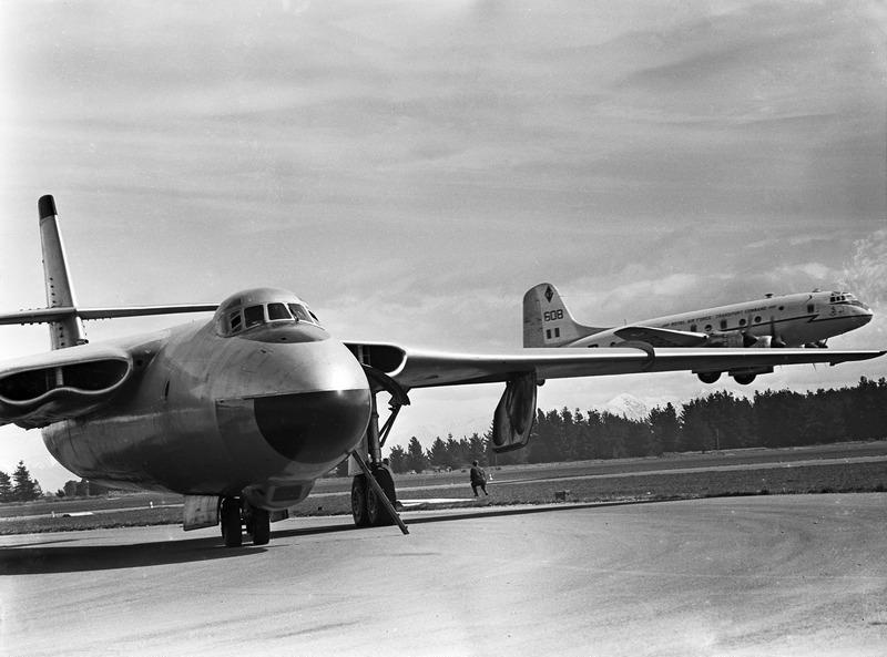 Nuclear Vicker Aviation. Vickers Valiant Nuclear Bomber. and a Handley Page Hastings ...