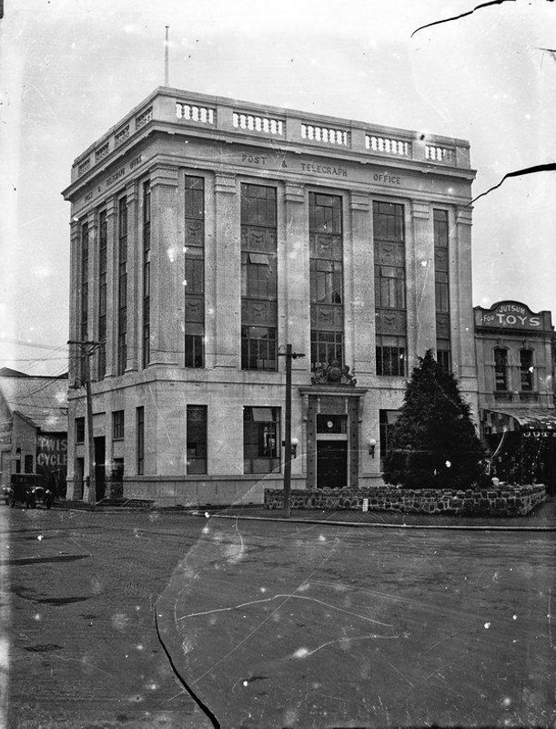 high street post office hours